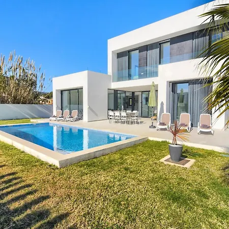 Villa In Calpe With Pool Near Ifach