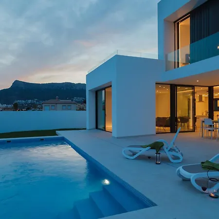 Villa In Calpe With Pool Near *