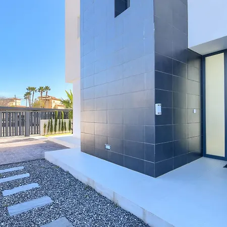 In With Pool Near Villa