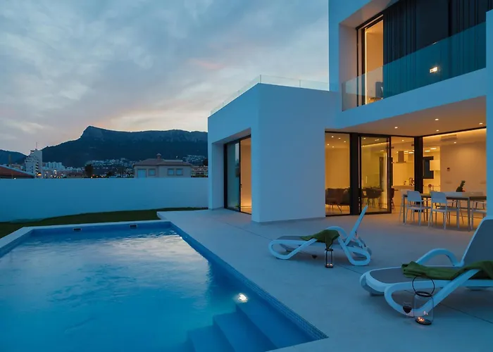 Villa In Calpe With Pool Near *