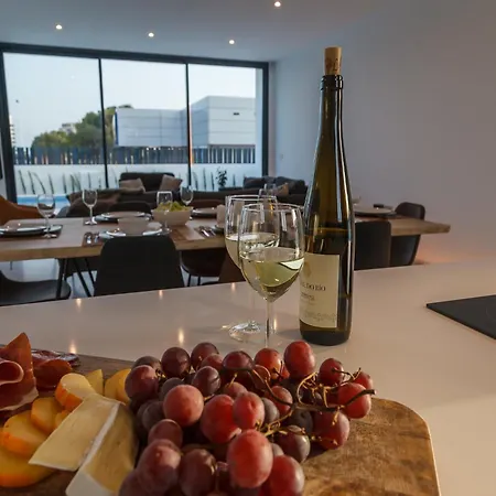 וילה In With Pool Near